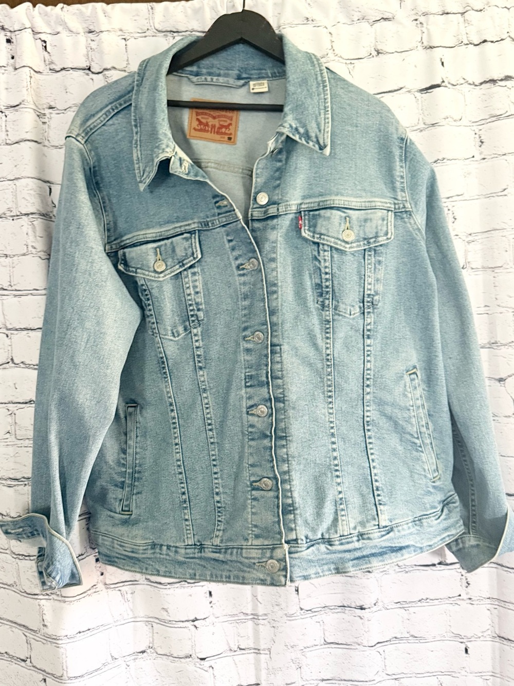 Levi's Light Wash Men's Jeans with Signature Leather Patch